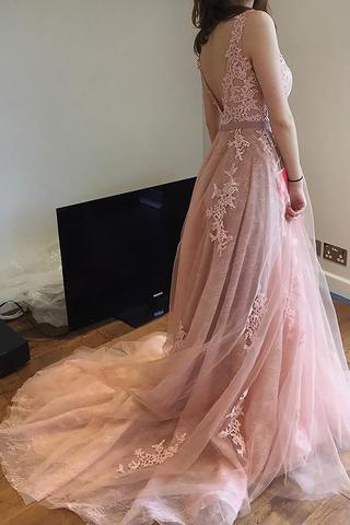 Encantador vestido de novia rosa con encaje, tul, espalda descubierta y pequeña cola WD198