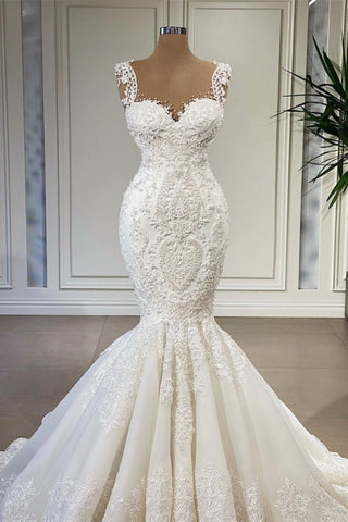 Encantador vestido de novia de sirena sin mangas con tirantes y volantes