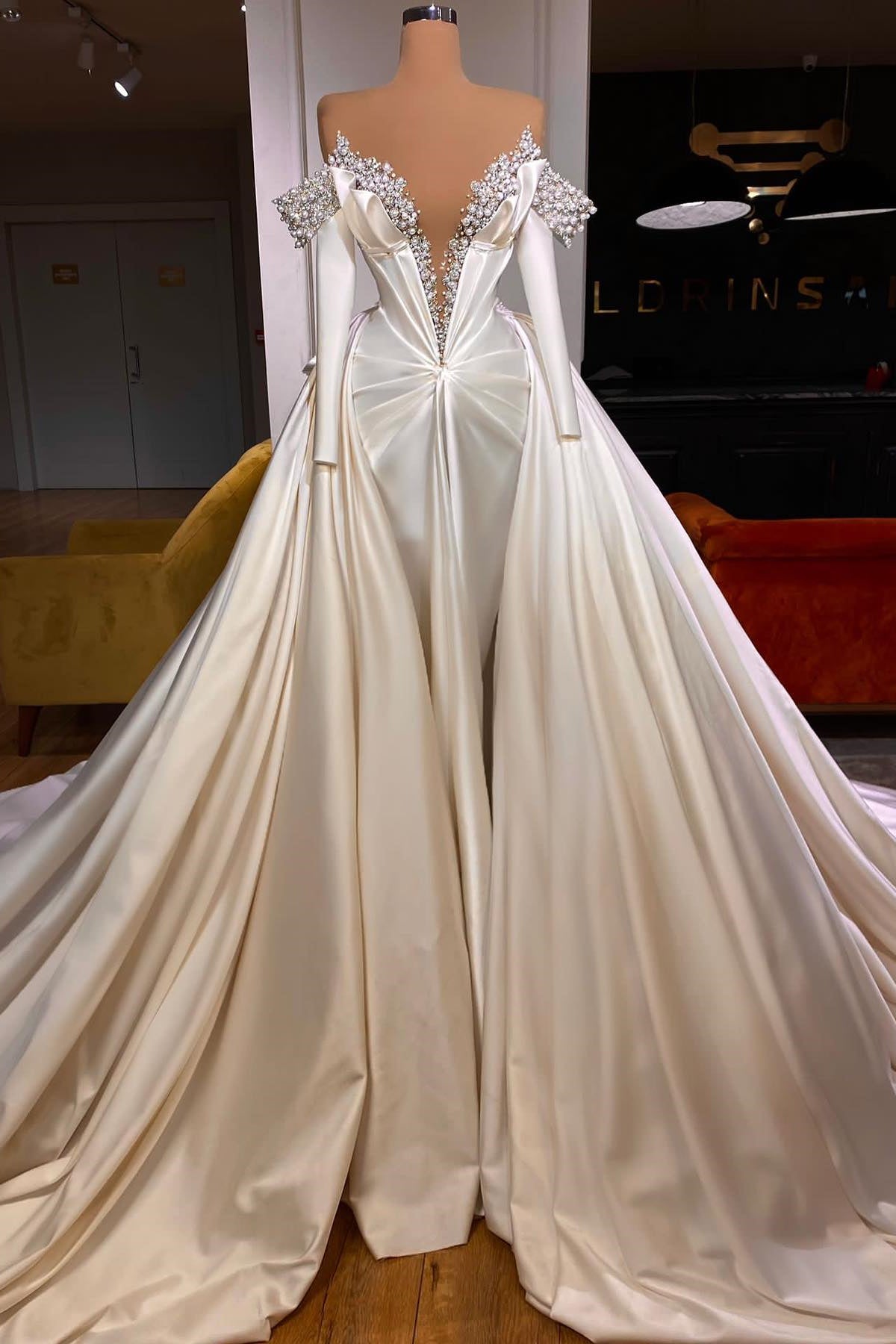 Charming V-Neck Long Sleeves Evening Party Gowns with Beads