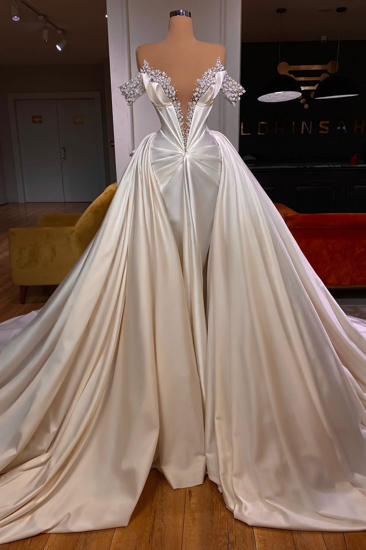 Charming V-Neck Off-the-Shoulder Evening Party Gowns with Beads