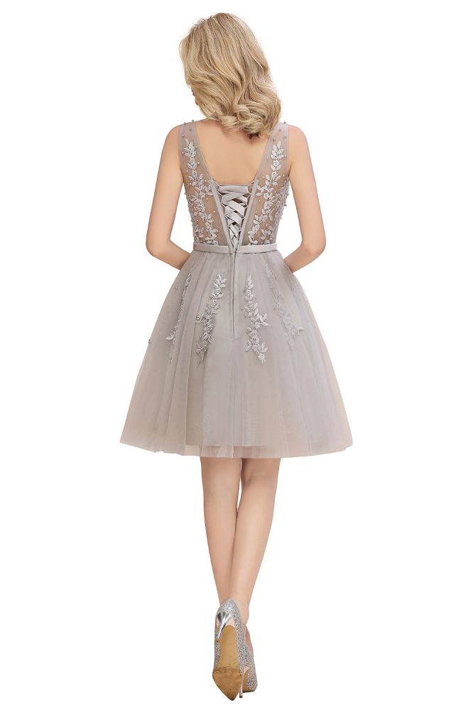 Robe de soirée courte charmante à col en V en tulle et dentelle, coupe trapèze et dos nu