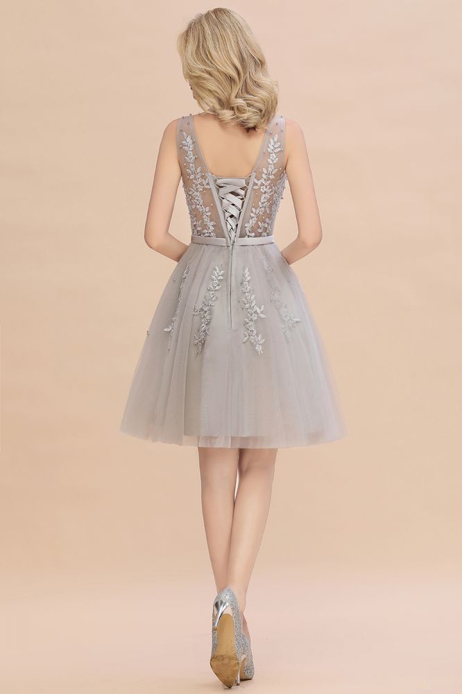 Robe de soirée courte charmante à col en V en tulle et dentelle, coupe trapèze et dos nu