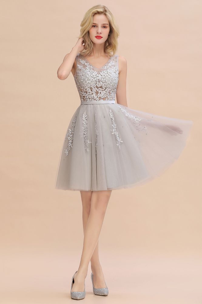 Robe de soirée courte charmante à col en V en tulle et dentelle, coupe trapèze et dos nu