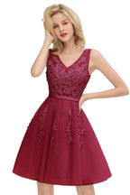 Robe de soirée courte charmante à col en V en tulle et dentelle, coupe trapèze et dos nu