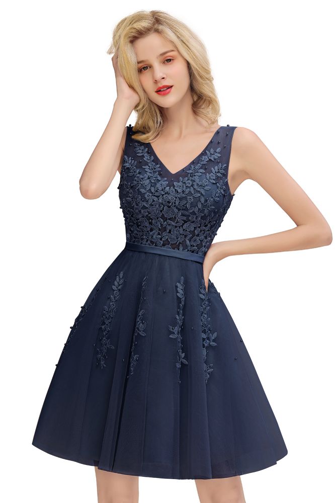 Robe de soirée courte charmante à col en V en tulle et dentelle, coupe trapèze et dos nu