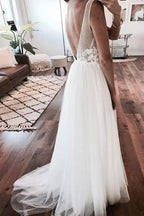Vestido de novia transparente con apliques de encaje y tul color marfil WD357