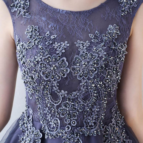 Robe de soirée/rentrée mignonne en dentelle marine à volants et décolleté rond PD108