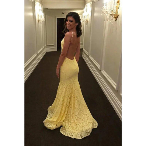 Robe de soirée sirène chic en dentelle jaune avec bijou et dos nu 