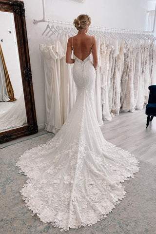 Vestidos de novia largos de sirena elegantes, sin mangas, con tirantes finos, espalda descubierta y escote corazón.