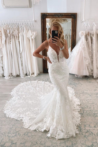 Vestidos de novia largos de sirena elegantes, sin mangas, con tirantes finos, espalda descubierta y escote corazón.