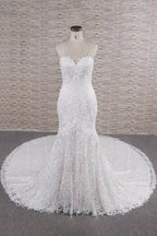 Robe de mariée sirène longue chic à bretelles spaghetti et appliques en dentelle, décolleté cœur
