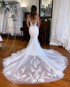 Robe de mariée sirène longue chic sans manches à col en V et col en dentelle