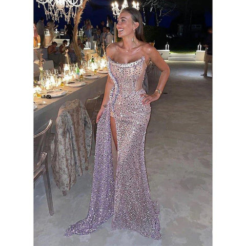 Elegante y lujoso vestido de noche largo transparente con cuentas y sin tirantes para fiesta de graduación 