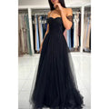 Robe de bal longue en tulle noir, chic et moderne, coupe trapèze, bretelles dénudées 