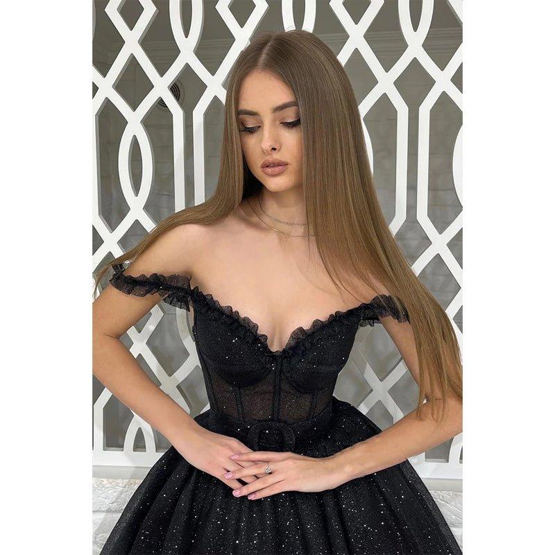 Robe de soirée chic et moderne à bretelles dénudées et coupe trapèze 