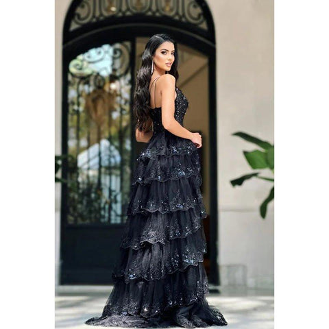 Robe de bal chic et moderne, coupe trapèze, asymétrique, brodée de fleurs et de perles, avec