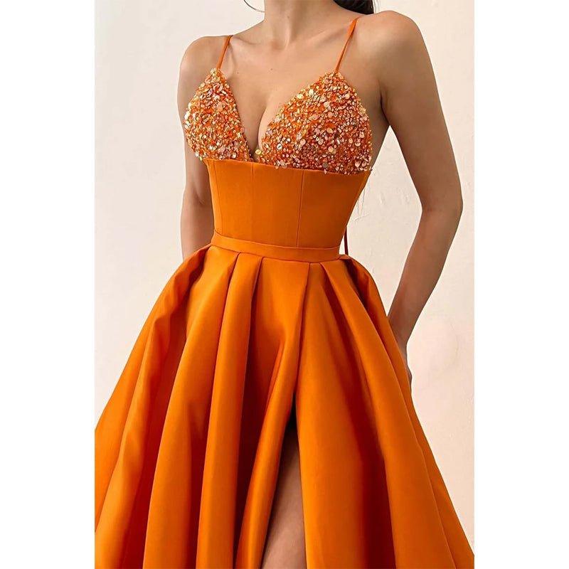 Robe de soirée longue chic et moderne, coupe trapèze, col en V, bretelles perlées, taille haute 