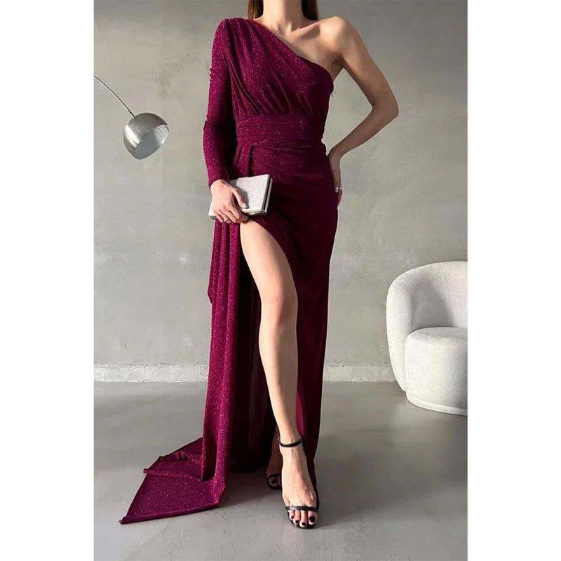 Robe de bal longue plissée à une épaule et paillettes chic et moderne avec traîne 