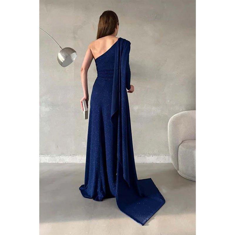 Robe de bal longue plissée à une épaule et paillettes chic et moderne avec traîne 
