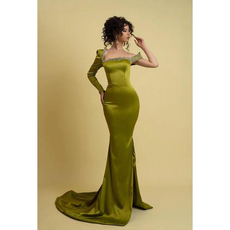 Robe de soirée asymétrique sirène chic et moderne, ornée de perles, à manches longues