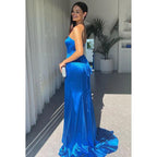 Vestido elegante y moderno de sirena sin mangas con hombros descubiertos para fiesta de noche y graduación