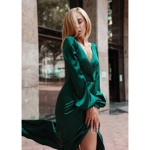 Robe de bal chic et moderne à col en V, manches longues, plissée, fendue haute et traîne 