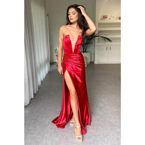 Robe de bal longue plissée en satin à col en V chic et moderne 