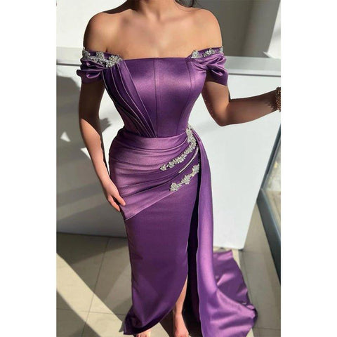 Robe de soirée sirène chic à épaules dénudées et perles en satin avec fente 