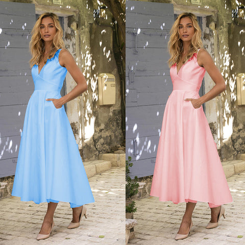 Elegantes vestidos de fiesta cortos de satén con escote en V, espalda descubierta y bolsillos.