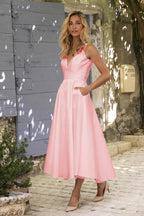 Robe de bal courte chic en satin, coupe trapèze, col en V, dos nu et poches