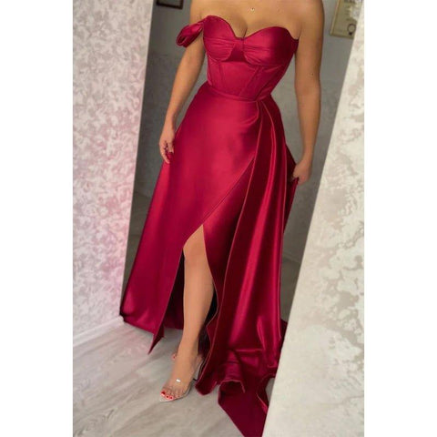 Robe de soirée longue bordeaux chic et simple à une épaule en satin plissé 