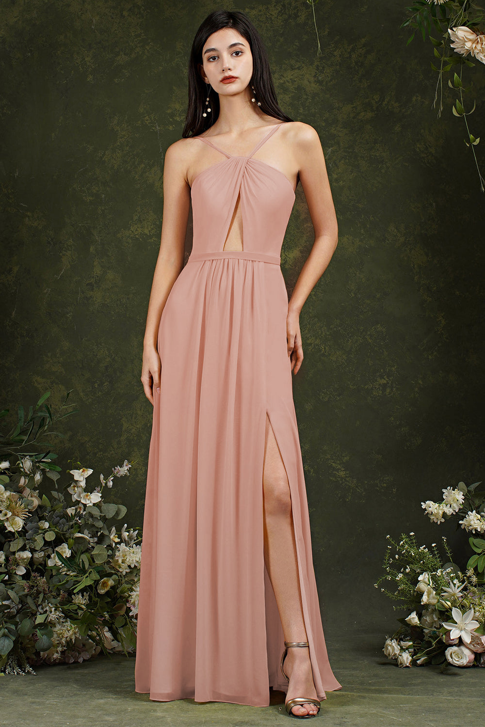 Elegante vestido de dama de honor de corte línea A, largo hasta el suelo, con tirantes finos, cuello halter y abertura, con bolsillos.