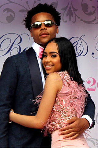 Vestidos de fiesta elegantes con tirantes, escote en V y detalles de piel sintética. Nueva colección: vestidos de noche rosas sin mangas estilo sirena.