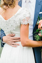 Robe de mariée trapèze en mousseline à col en V et perles WD402