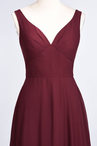 Vestido de dama de honor de gasa con escote en V, tirantes, sin mangas, volantes y largo hasta el suelo, con espalda descubierta.