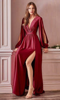 Robe longue fendue jusqu'à la cuisse, décolleté plongeant en V