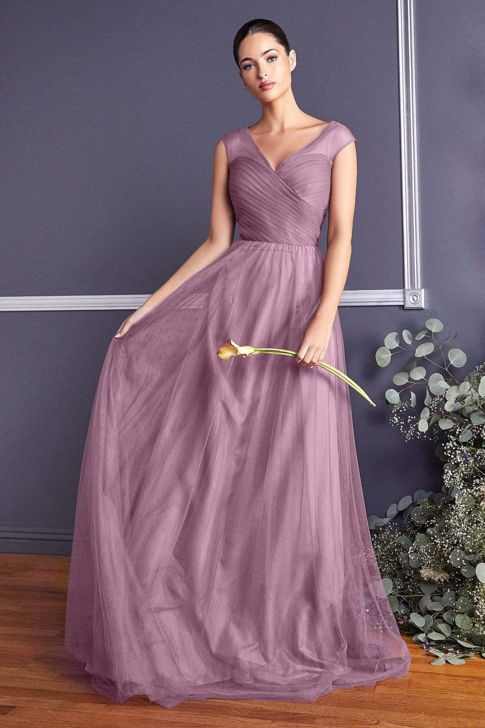 Robe trapèze sans manches à haut plissé