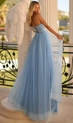 Robe de soirée trapèze ornée de perles