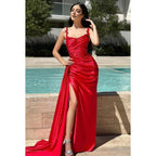 Robe de bal classique et intemporelle à bretelles fourreau/colonne, froncée, fente latérale, col en V