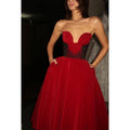 Robe de bal de fin d'année classique et intemporelle sans manches, col en V, coupe trapèze, en tulle