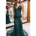 Robe de bal sirène classique et intemporelle à bretelles spaghetti, col en V, trompette, paillettes
