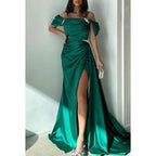 Robe de bal trapèze à bretelles classiques et intemporelles, manches courtes, fente latérale, froncée, avec strass