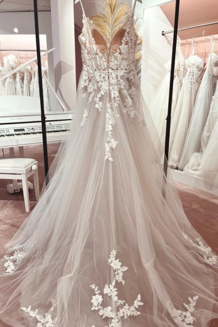 Classic v-neck spaghetti straps sleeveless a-line lace Wedding dresses