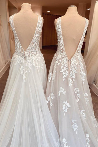 Elegante vestido de novia largo de corte A con escote corazón, apliques de encaje y espalda descubierta
