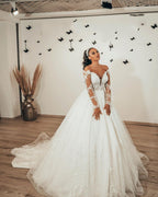 Classy Long A-Line Sweetheart Appliques Lace Tulle Wedding Dress with Sleeves