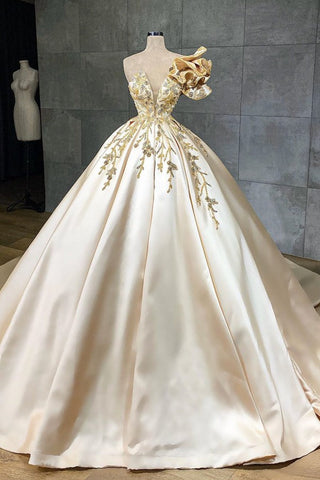 Elegante vestido de novia largo de corte A con escote corazón, lentejuelas y volantes de satén