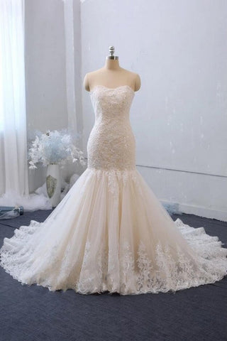Elegante vestido de novia largo de sirena con escote corazón, espalda descubierta, apliques de encaje y tul