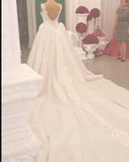 Classy Long Sweetheart Spaghetti Straps Appliques Lace Crystal Backless Wedding Dress