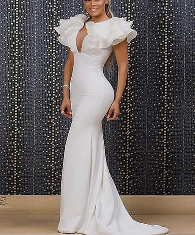 Elegantes vestidos largos blancos de sirena, sin mangas, con escote en V y volantes.