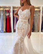 Robe de bal sirène élégante, applications de dentelle, bretelles spaghetti
